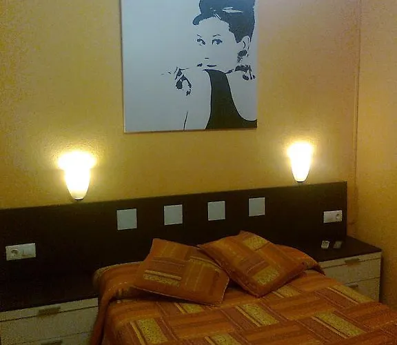 阿科斯旅馆 2* 奥维耶多